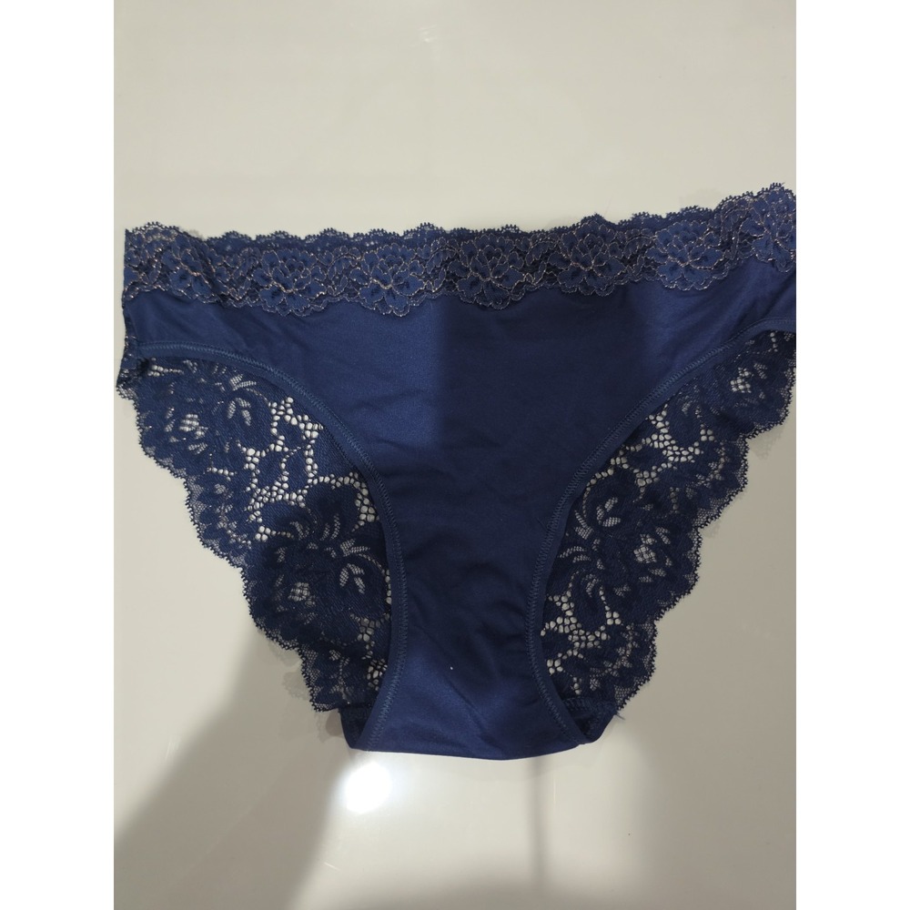 Small Maidenform Lace Panty NWOT